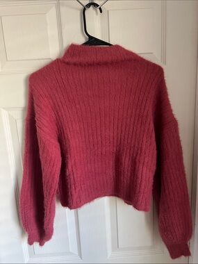 Fuzzy Crop Sweater in Berry Pink